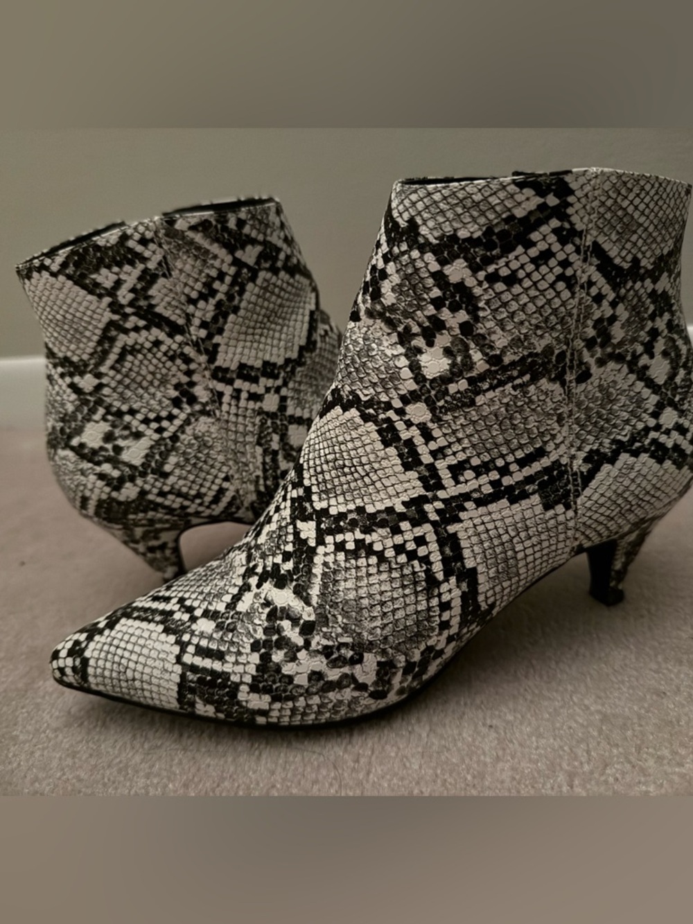 IDIFU Black and White Snake-Print Pointed Toe Ankle Booties